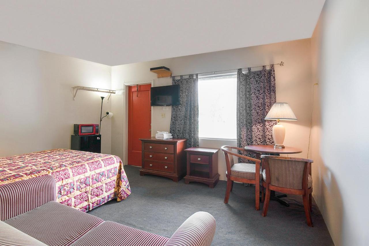 Hotel O Near Fanning Springs State Park Us Hwy 98 Old Town Buitenkant foto