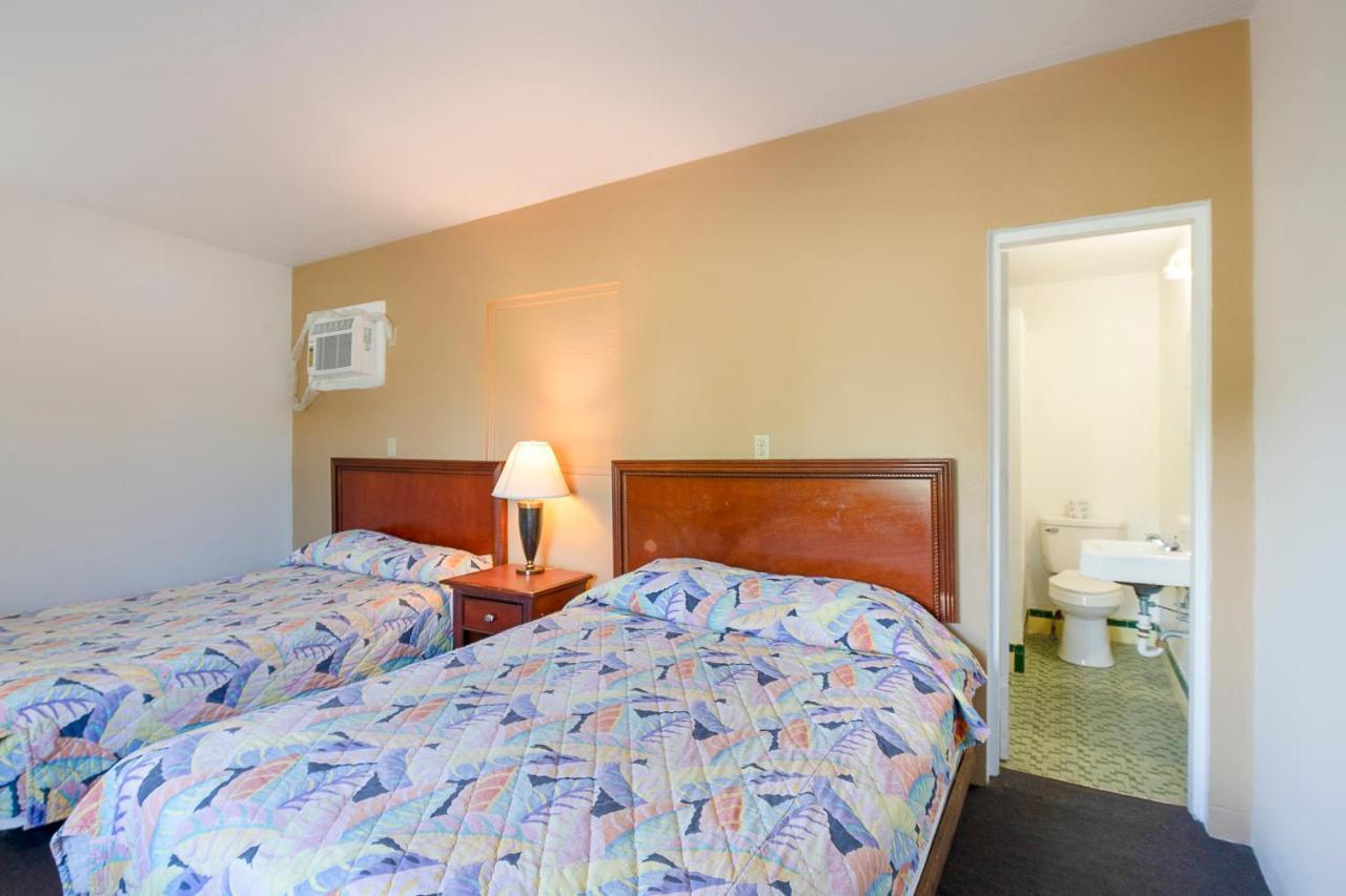 Hotel O Near Fanning Springs State Park Us Hwy 98 Old Town Buitenkant foto