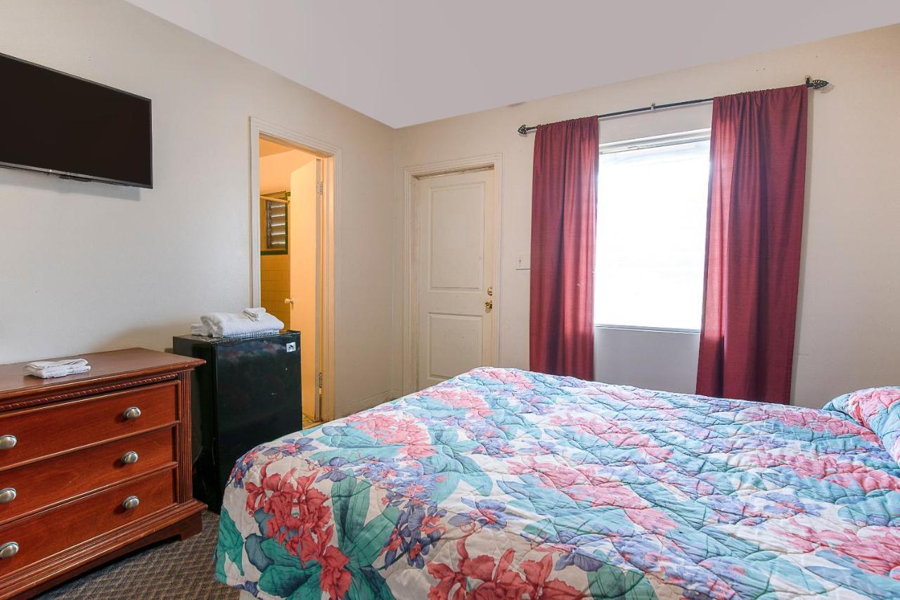 Hotel O Near Fanning Springs State Park Us Hwy 98 Old Town Buitenkant foto