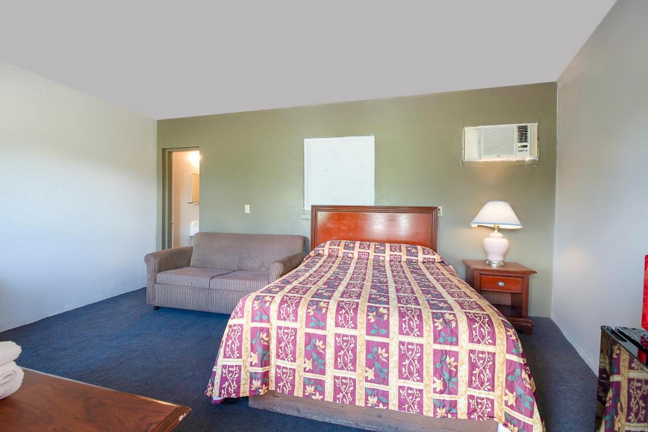 Hotel O Near Fanning Springs State Park Us Hwy 98 Old Town Buitenkant foto