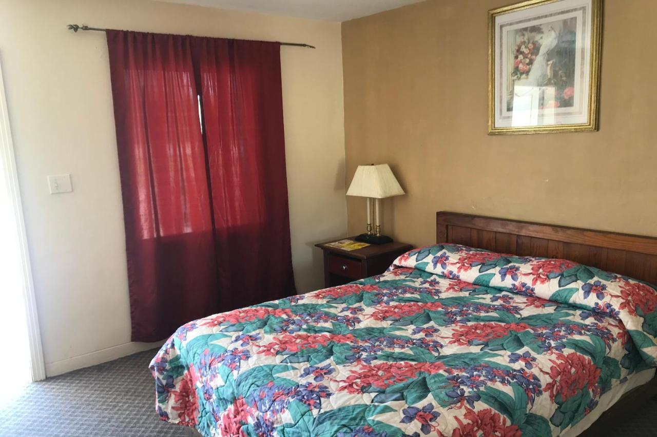 Hotel O Near Fanning Springs State Park Us Hwy 98 Old Town Buitenkant foto