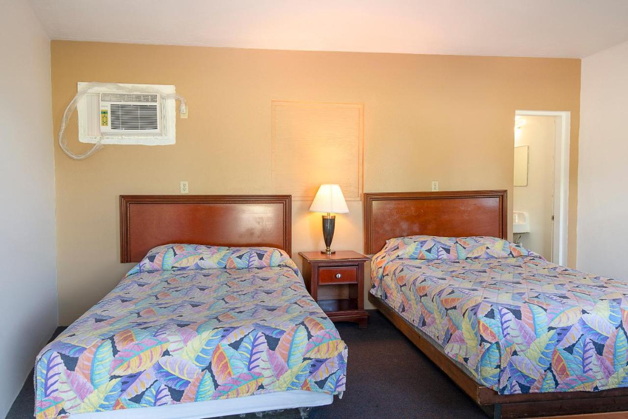 Hotel O Near Fanning Springs State Park Us Hwy 98 Old Town Buitenkant foto